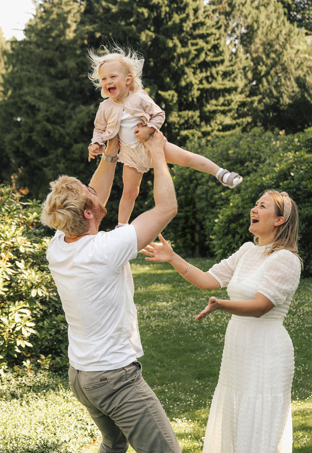 Fotograf für Fotos von Familien Outdoor und im Fotostudio. Familienfotos / Familienbilder in Weinheim, Mannheim und Heidelberg