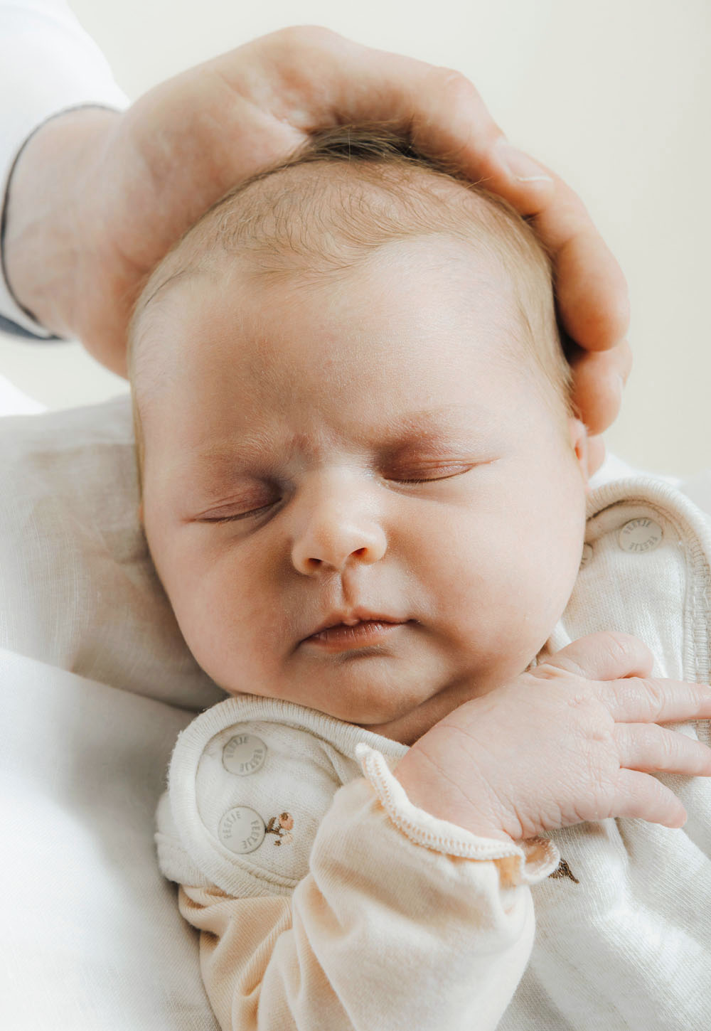 Baby Fotos. Fotograf für Babyfotos, Neugeborenenfotos bzw. Newbornfotos für Mannheim, Weinheim und Heidelberg