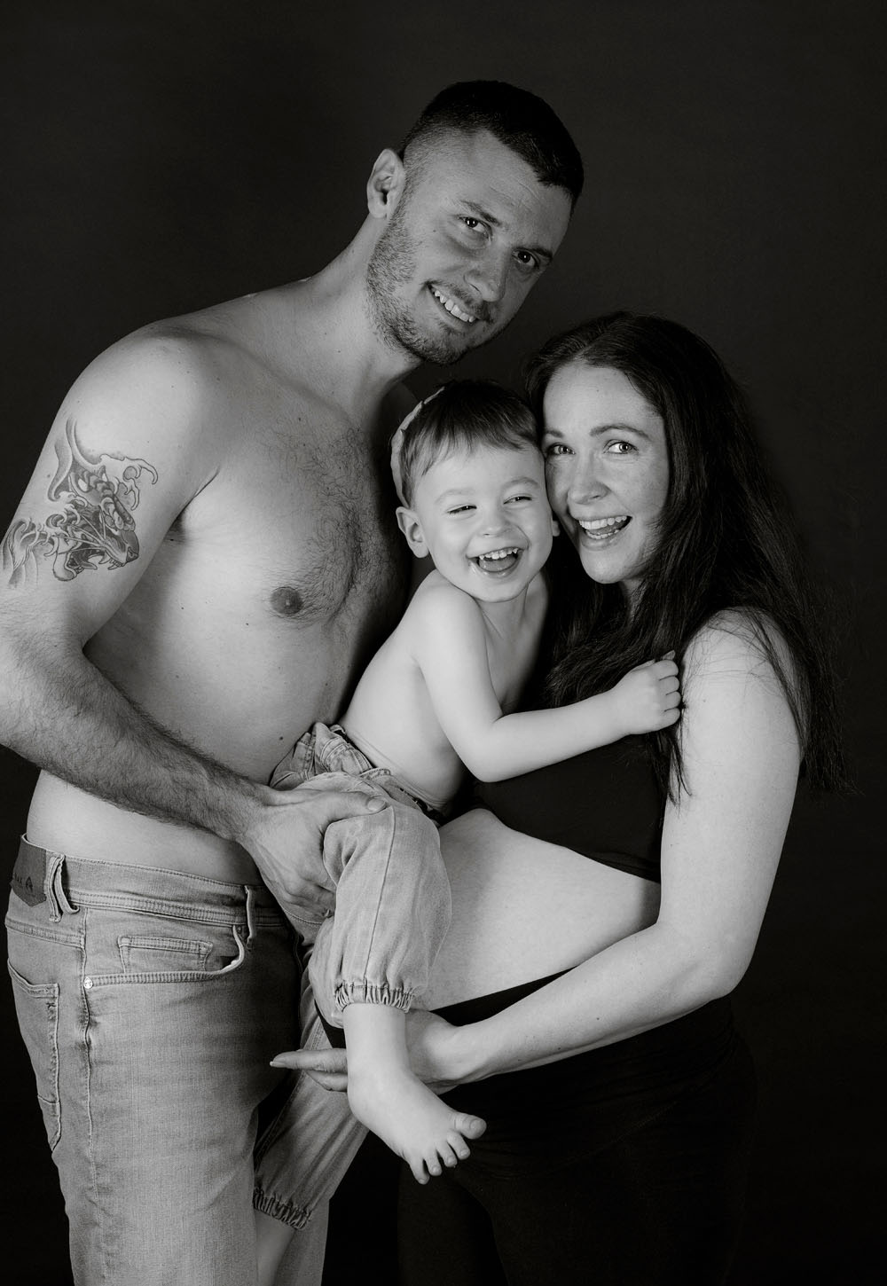 Schwangerschaftfoto, Babybauchfotos Outdoor im Fotostudio oder bei euch zuhause vom Fotograf aus Weinheim, bei Mannheim und Heidelberg.